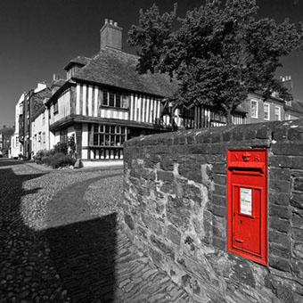 Photograph of Victorian Postbox in Rye, East Sussex by Hastings Photographer Jon "Huldrick' Wilhelm.
