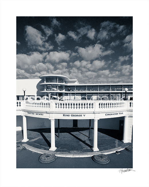 Photograph of the De La Warr Pavilion, Bexhill by Hastings Photographer Jon "Huldrick' Wilhelm.